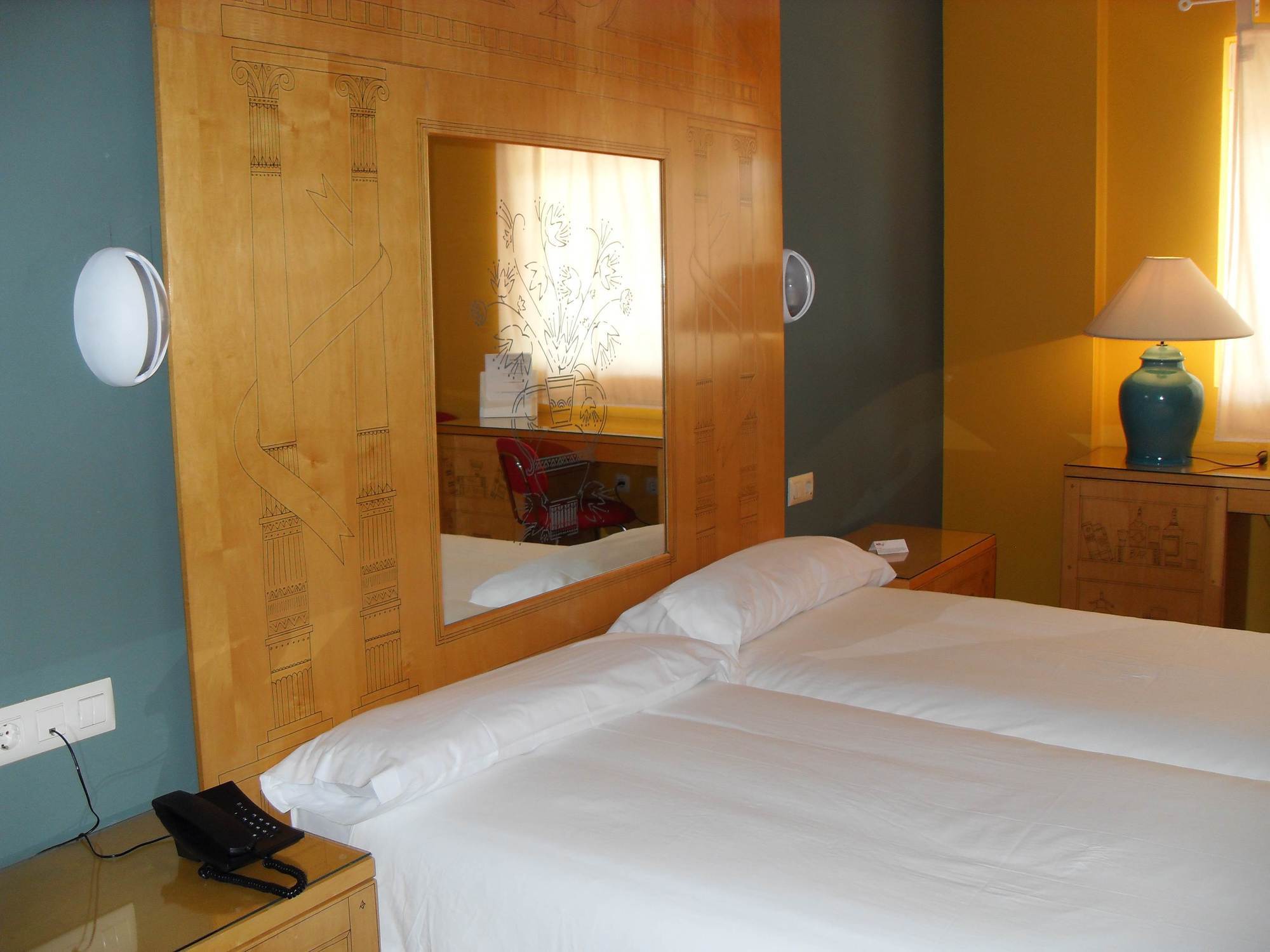 Ahc Hoteles Caces Extérieur photo