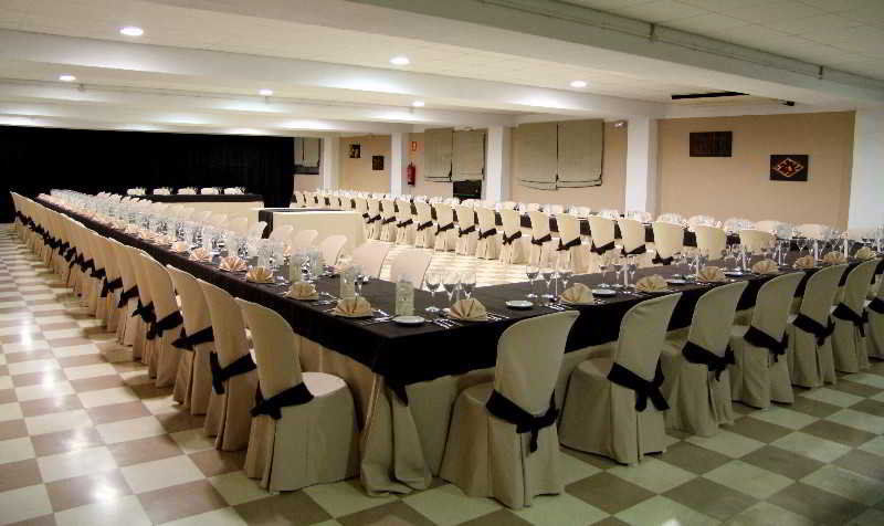Ahc Hoteles Caces Business photo