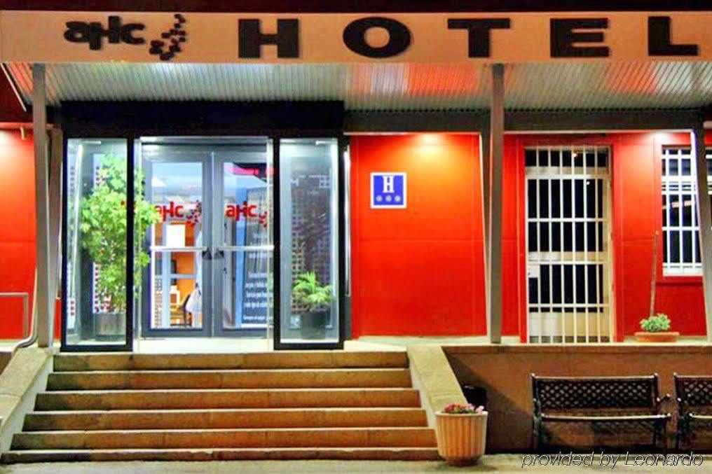 Ahc Hoteles Caces Extérieur photo