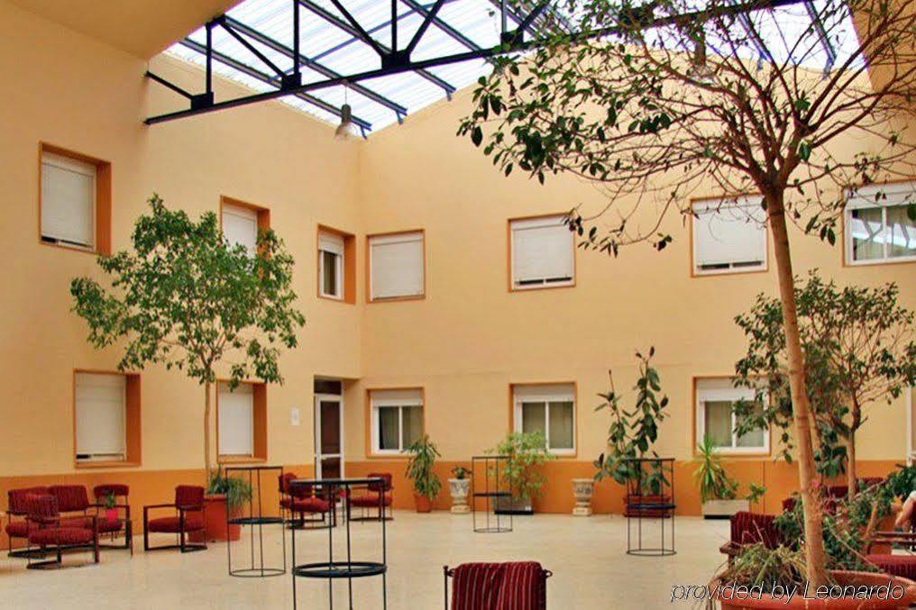 Ahc Hoteles Caces Extérieur photo