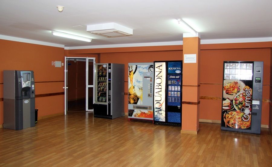 Ahc Hoteles Caces Extérieur photo