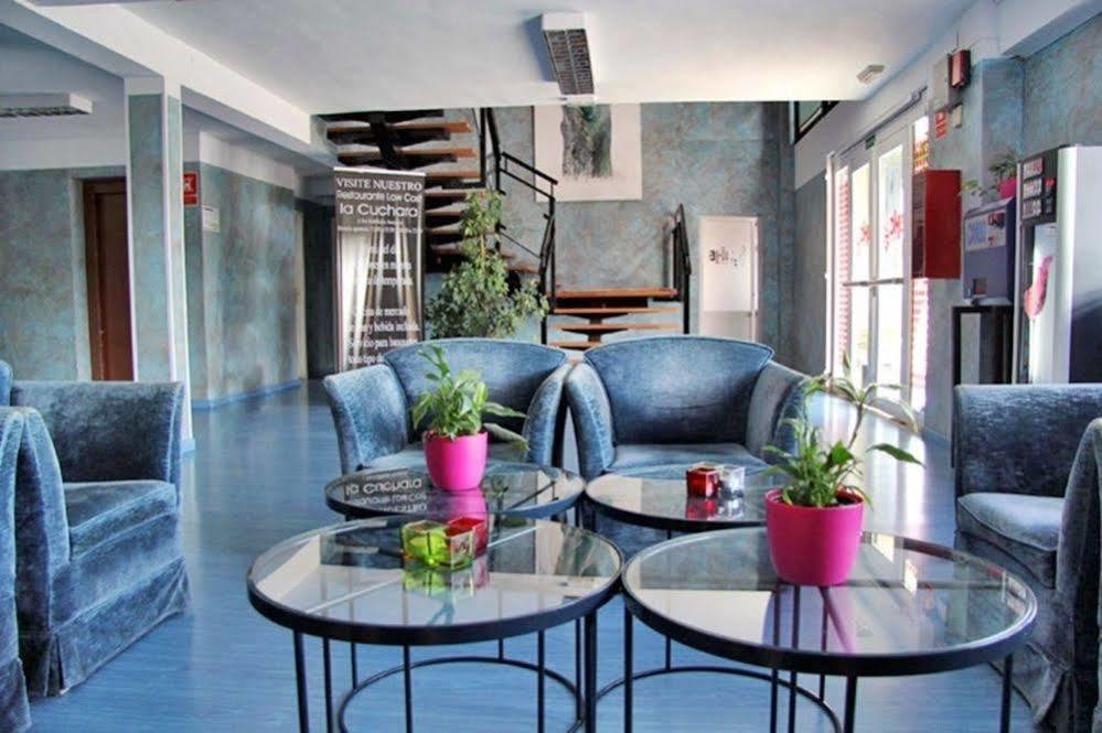 Ahc Hoteles Caces Extérieur photo